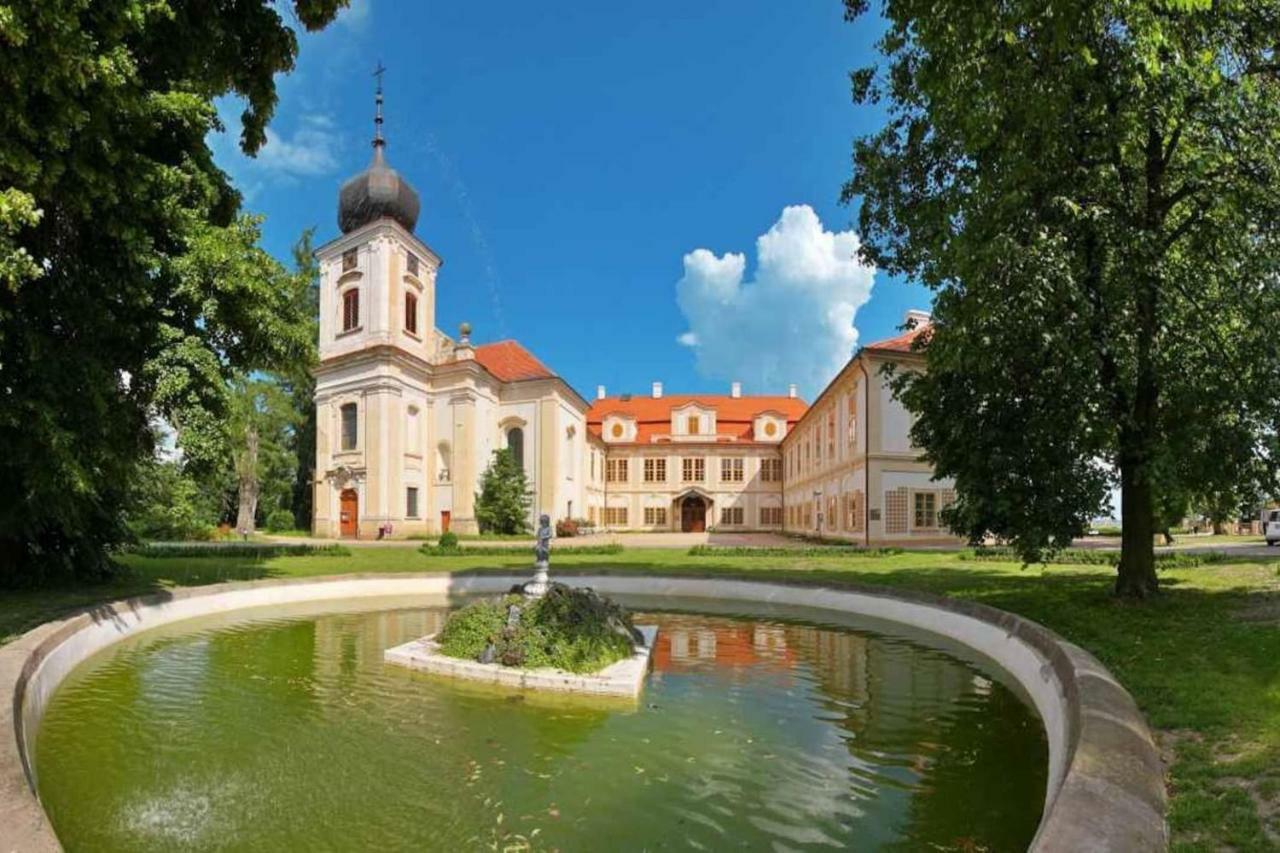 Adela'S Czech Village House Vsejany Luaran gambar